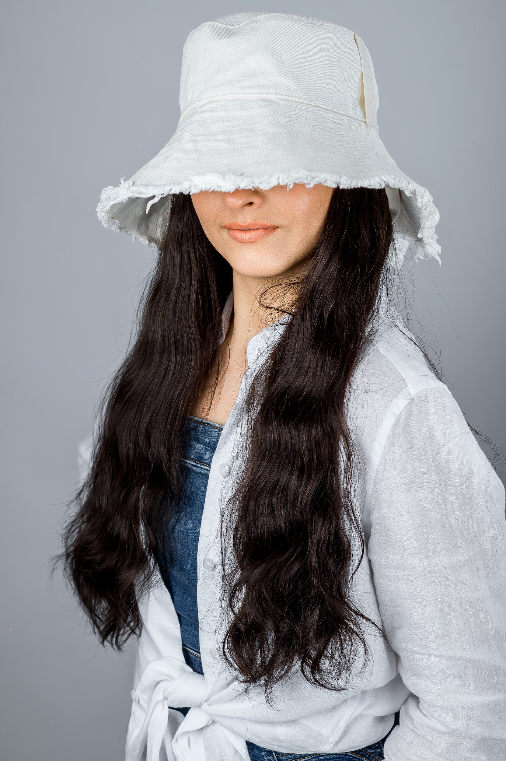 Hatfall | Model is Wearing 22" Hatfall without Face-framing