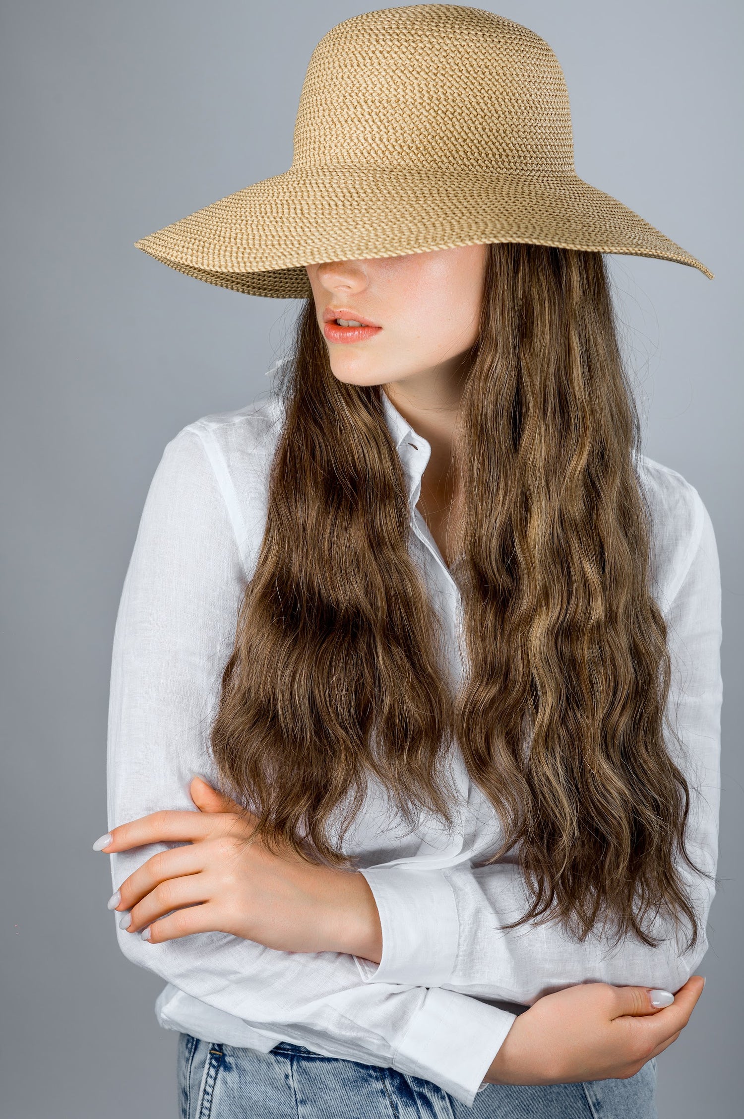 Hatfall | Model is Wearing 22" Hatfall without Face-framing